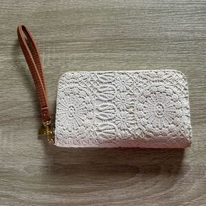 PREOWNED … MOSSIMO SUPPLY CO. Crochet Lace Wristlet / Wallet